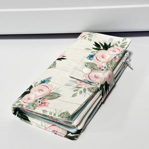 Sobre plegable para efectivo, tarjetero, estuche para tarjetas de crédito, billetera para cupones, sobres con cremallera del sistema Dave Ramsey, diseño floral con fondo de madera