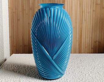 BLUE SCALLOPED VASE