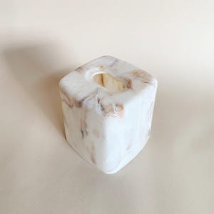 MARBLED TISSUE COVER