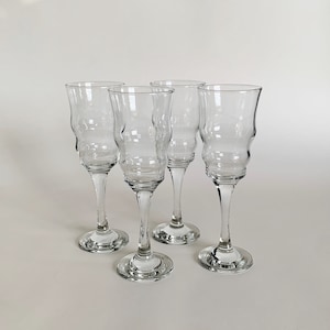 RIPPLE WINE GLASSES - S/4