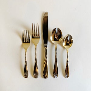FARBERWARE FLATWARE SET - 6 Available