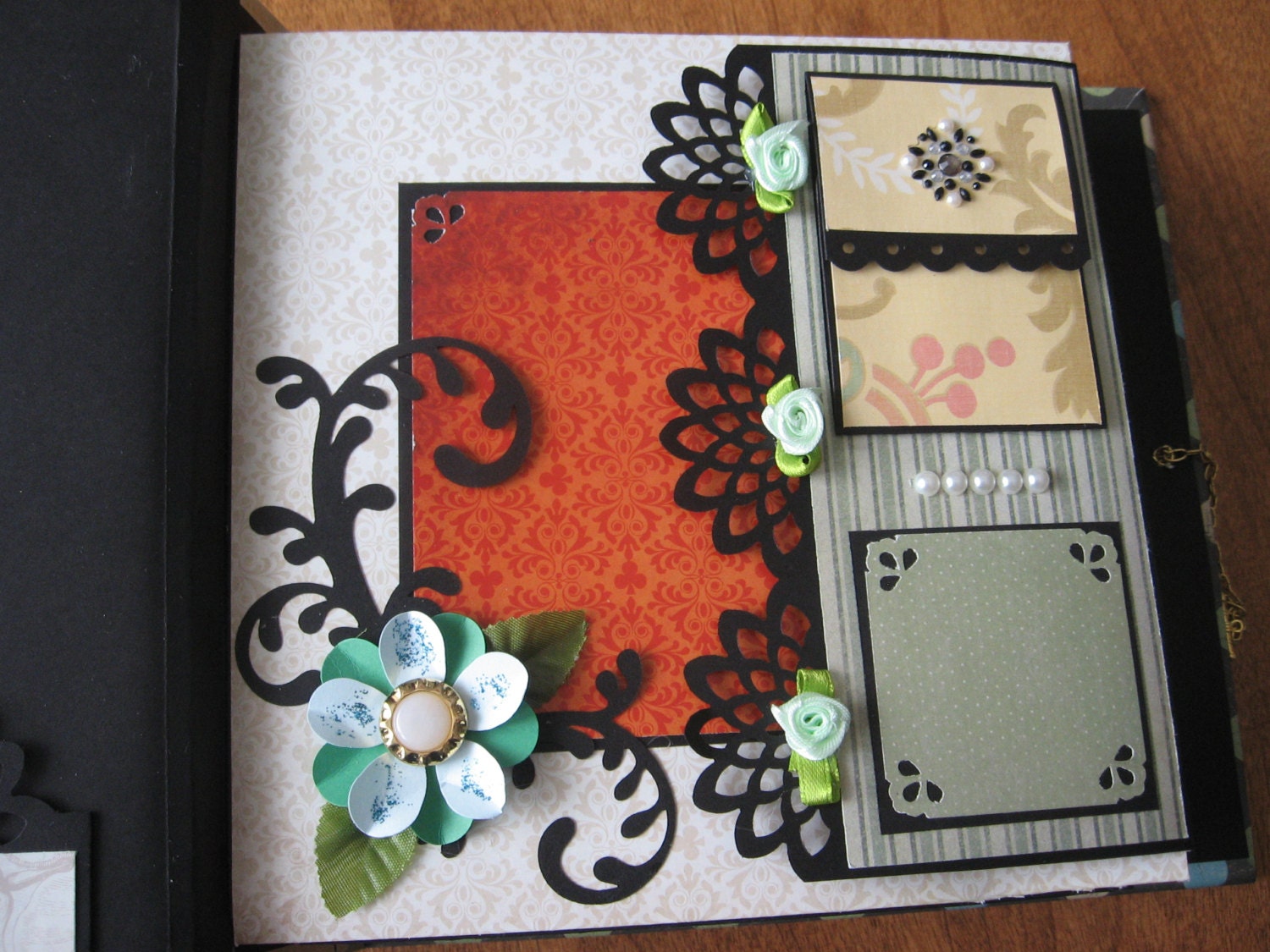 Mini album tutorial TUTORIAL Scrapbook Mini Album in a Birdhouse Box