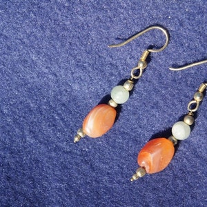 Dangle earrings with semi precious gemstone beads image 3