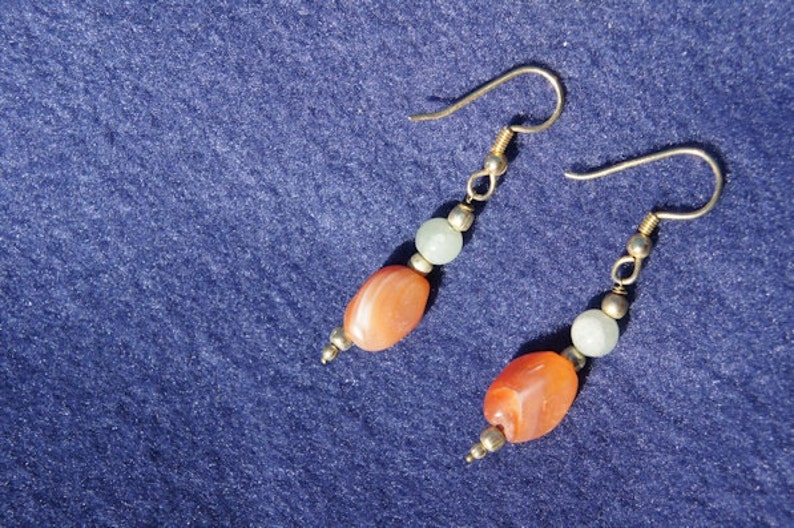 Dangle earrings with semi precious gemstone beads image 3