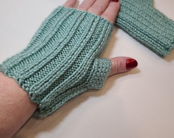 Knitted Fingerless Gloves in Seafoam