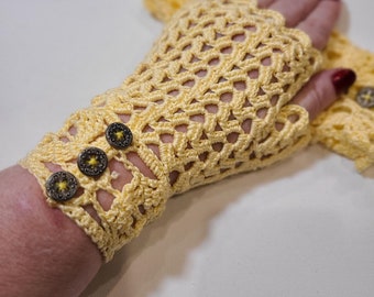 Lacy Cotton Fingerless Gloves in Yellow With Button Closure