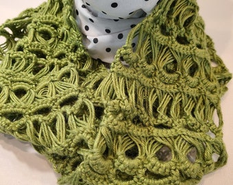 Broomstick Lace Scarf in Avocado Green