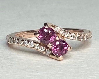 Rich, Color Change Rhodolite Mahenge Malaya Garnet and Natural Diamond Toi-et-Moi Solid 14k Rose Gold Ring