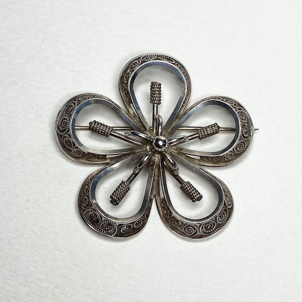 Norwegian Adler Jorgensen NAJ sterling silver filigree flower brooch pin