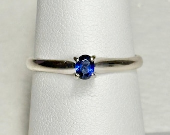 Vivid Violetish Blue Natural Sapphire Solitaire in Solid 14k White Gold size 6.25