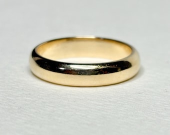 Solid 14k Gold 4.25mm Band Ring 4.5g Size 7.25