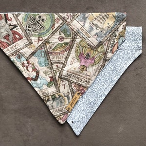 Handgemaakte Tea Time Tarot Honden- of Kattenbandana