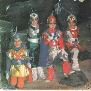 Childrens Space Costumes Butterick 6723 Vintage Sewing Pattern Sizes Small Medium Large Halloween Cosplay