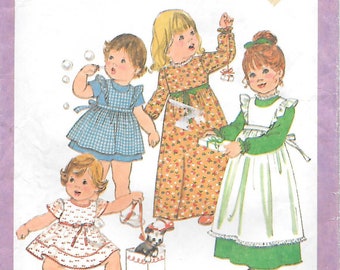 Patrón de costura vintage Simplicity 8279 para vestido y delantal de cintura alta para niños pequeños, de los años 70, en dos largos, talla 3