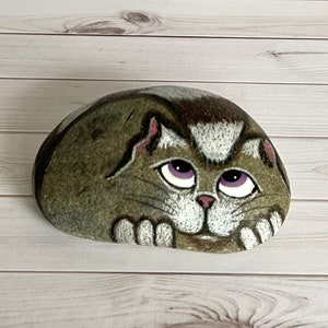 Handbemalte Naturstein Katze. Bemalter Stein. Kieselsteinkunst. Katze. Felsentier. Rock Katze