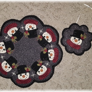 In The Meadow~Penny Rug/Candle Mat with Mini Mat MAILED PAPER PATTERN