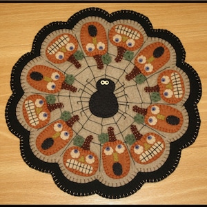 Scaredy Jacks~Halloween Pumpkins and Spider Penny Rug Candle Mat MAILED PAPER PATTERN