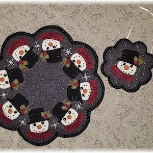 In The Meadow~Penny Rug/Candle Mat with Mini Mat DIGITAL PATTERN