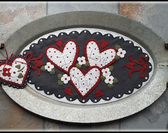 Be Mine~ Valentine Hearts & Flowers Penny Rug/Wool applique Table Mat with Mini Mat DIGITAL PATTERN