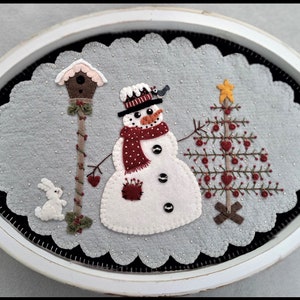 Winter Wonderland~Christmas/Winter Snowman~ Penny Rug/Wool applique Table Mat MAILED PAPER PATTERN