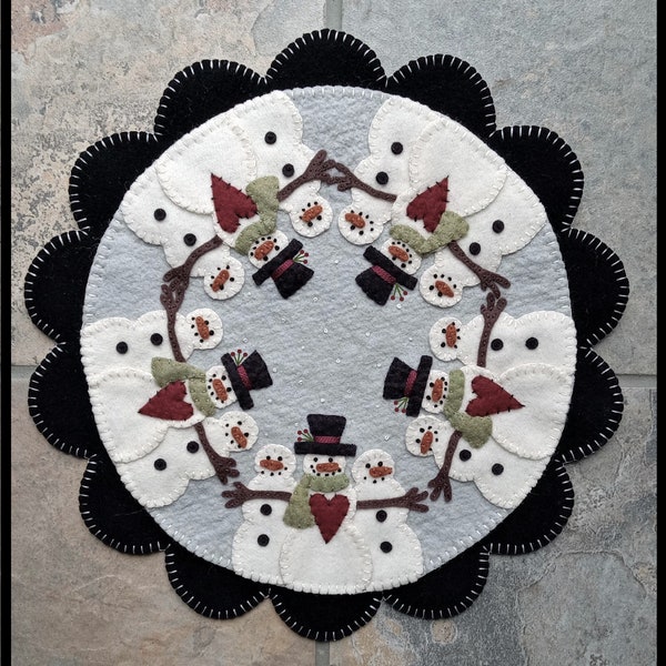 A Circle of Friends-Christmas Snowman penny rug wall/table mat DIGITAL PATTERN