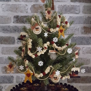 Trimmings The Tree- Christmas Penny Rug Baum- Rock , Popcorn- und Cranberry-Girlande & Ornamente, Ornies DIGITALER DOWNLOAD MUSTER