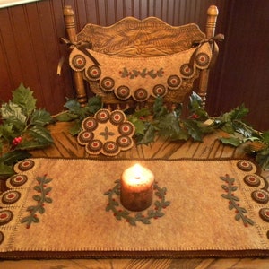 Holly & Berries Penny Rug Runner, Chair Swag and Mini Mat DIGITAL PATTERN image 1