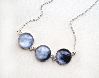 Moon phase necklace La luna - Phases of the Moon Small - Glass Dome Statement Necklace