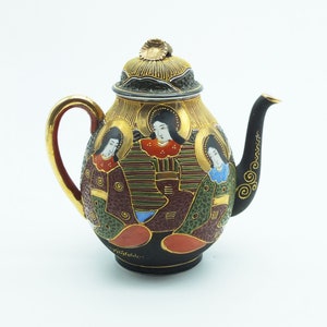 Vintage Oriental Teapot, Oriental Porcelain, Japanese Teapot