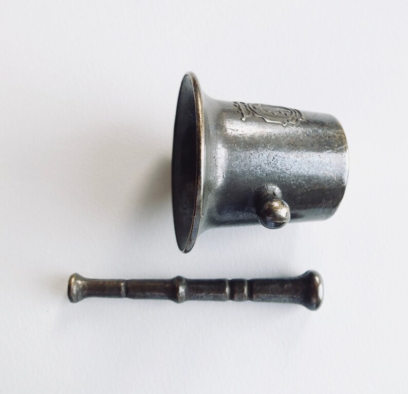 Pharmacy Medical Brass Pilon Antique Brass Pharmacy Mortar and Pestle Cast Brass Apothecary Mortar and Pestle