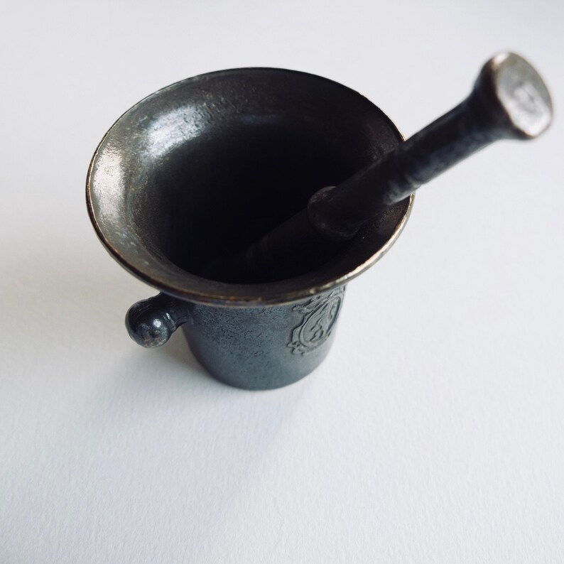 Pharmacy Medical Brass Pilon Antique Brass Pharmacy Mortar and Pestle Cast Brass Apothecary Mortar and Pestle