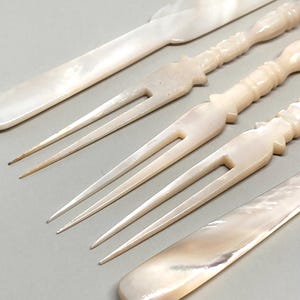 Vintage Mother of Pearl Cutlery Set, butter knife and acepipe forks