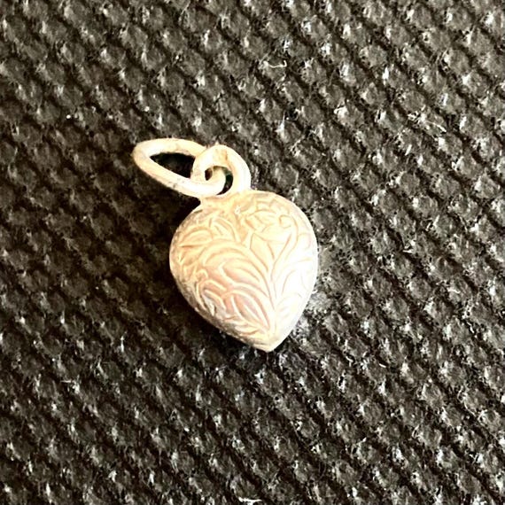 Pendentif Breloque Cœur En Argent Massif XIXe Siècle - Occasion, Marques D'usage, Vintage