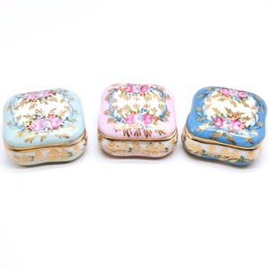 Vintage Hand painted Porcelain jewelry Box, Vintage Ring Box