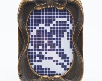 Vintage ribbon brass frame,  2x3"