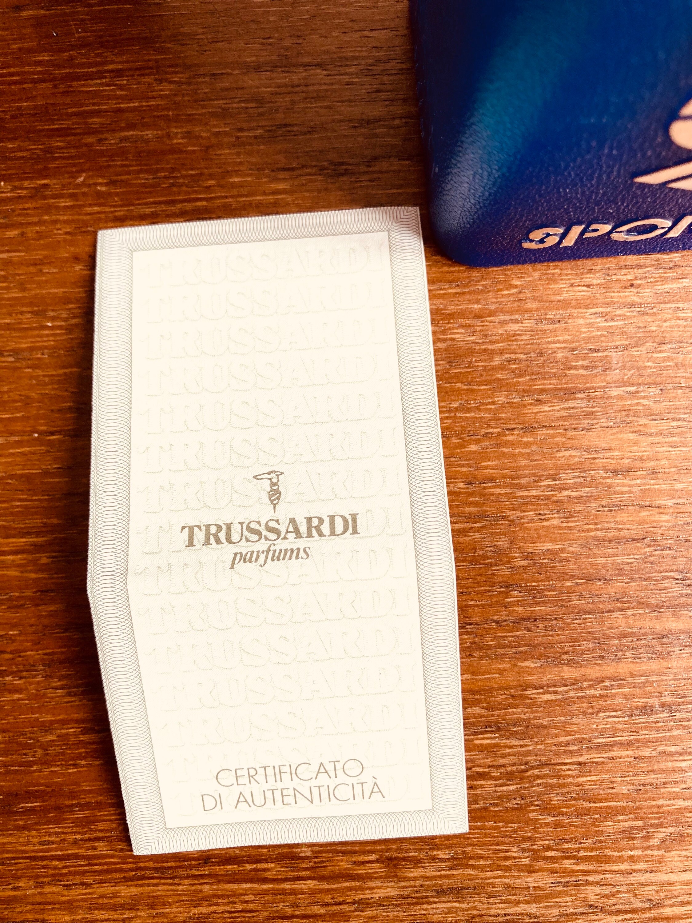 ヴィンテージ トラサルディ オー デュ スポーツ、アクション