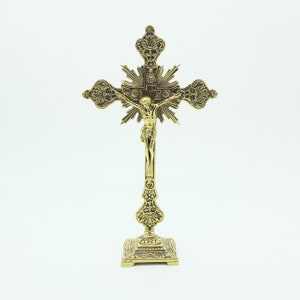 Vintage Metal Crucifix, Vintage Crucifix, Vintage Brass Crucifix, Tabletop  Crucifix, Religious Décor, standing crucifix, Tabletop crucifix