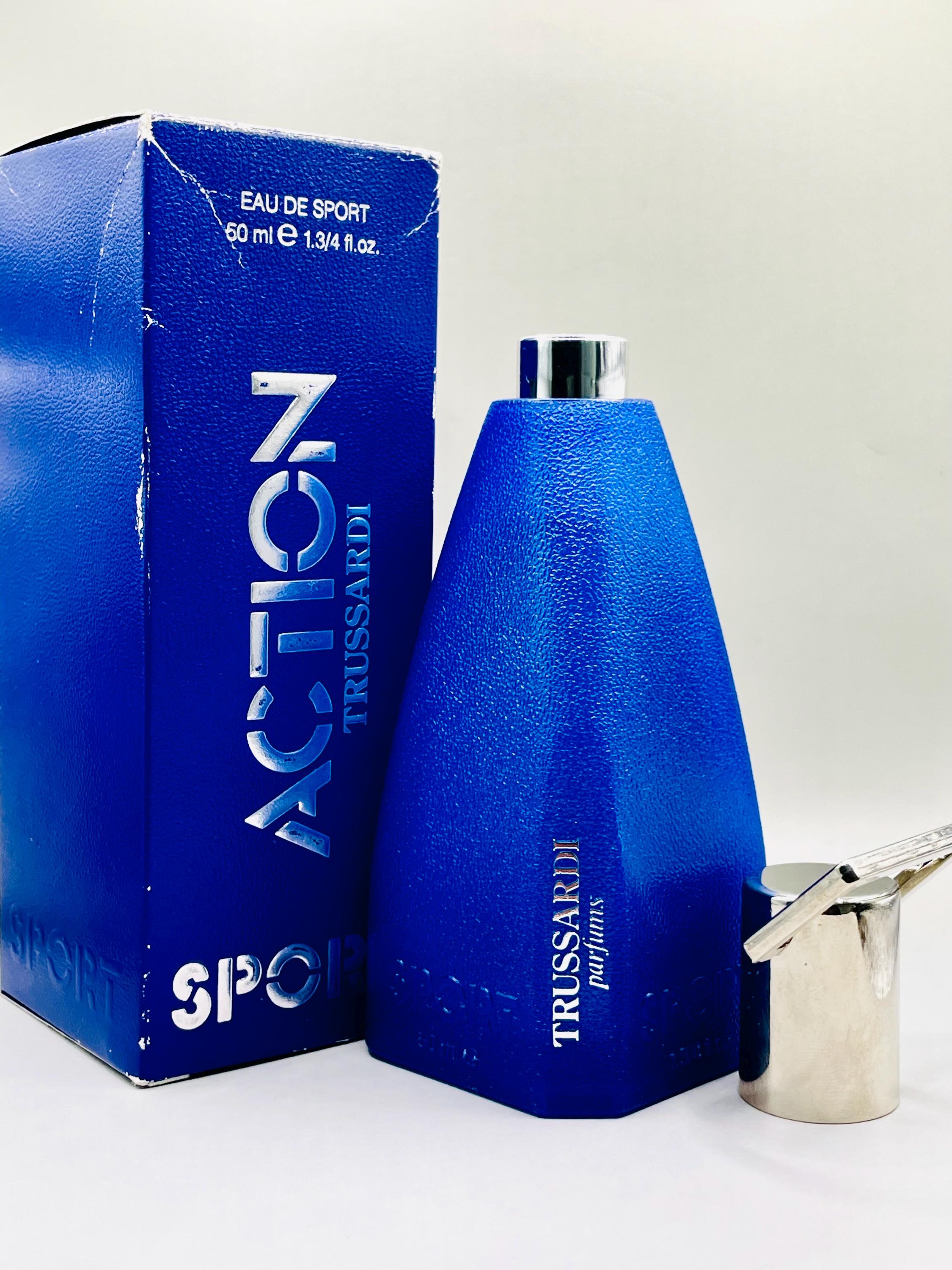 ヴィンテージ トラサルディ オー デュ スポーツ、アクション