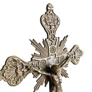 Vintage Metal Crucifix, Vintage Crucifix, Vintage Brass Crucifix, Tabletop  Crucifix, Religious Décor, standing crucifix