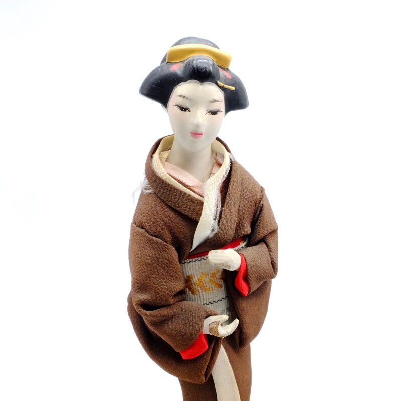 muñeca japonesa de porcelana
