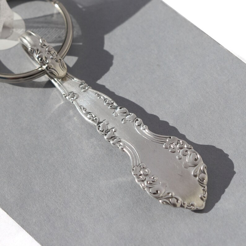 Spoon Keychain Spoon Key Ring Silverware Key Chain New Century Pattern with L Monogram, Monogrammed Key Chain, Monogram B, Vintage Spoon image 3