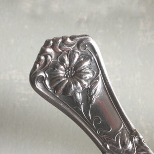 Spoon Key Chain. Spoon Key Ring. Silverware Keychain. Vintage Silver Plate Silverware in the Gloria / Grenoble Pattern, Spoon Handle Keyring