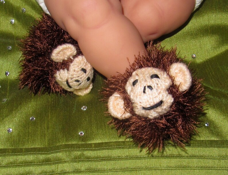 Digital File pdf download knitting pattern madmonkeyknits Baby Monkey Boots Animal Booties Bootees pdf download knitting pattern image 1