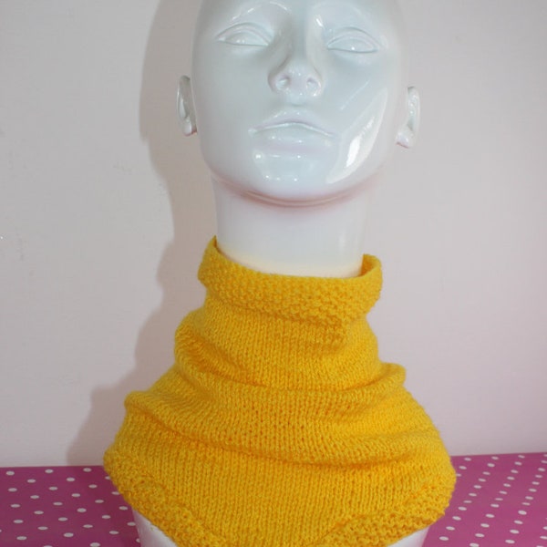 Madmonkeyknits - Easy V Neck Cowl knitting pattern pdf download - Instant Digital File pdf knitting pattern