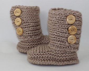 Sofortige digitale Datei pdf download Strickmuster - 3 Button Childrens Slipper Boots