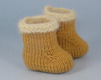 Digital pdf file Knitting Pattern -Baby Simple Fur Trim Booties (Boots) knitting pattern- MADMONKEYKNITS