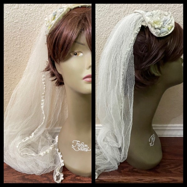 Vintage 1970s Era Wedding Bridal Veil Hair Comb Headband Style Trimmed in White and Bue Flowers Lace Trimmed Net - SEE DESCRIPTION