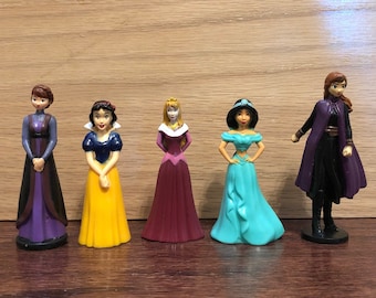 U Pick Cake Topper Disney Princess Queen Mini Size Plastic PCV Figure Jasmine Frozen II Anna Iduna Snow White and Sleeping Beauty Aurora