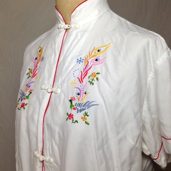 White Mandarin Collar Loungewear with Embroidered Design - Size Large