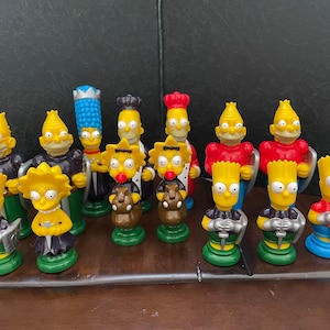 U Pick Simpsons 3D Chess Game Pieces Spare Replacement King Queen Bishop Knight Pawn Knight Purple or Red Sides Board Game En Garde Man
